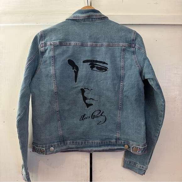 NWT Graceland Blue Denim I 🩷 Elvis Jacket! Stretchy. Fitted. Size: L - Picture 6 of 10